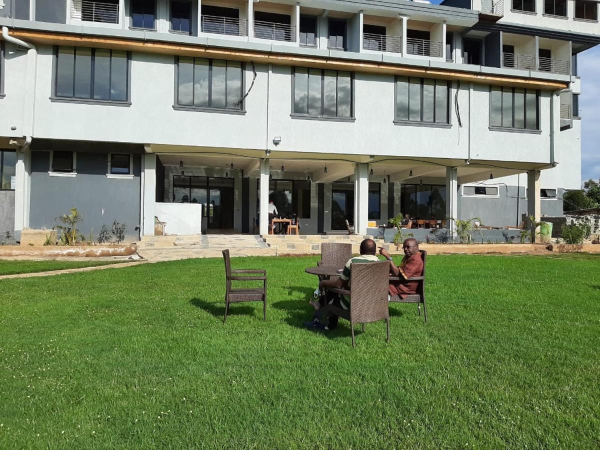 The Willis Hotel, Bomet Exteriör bild